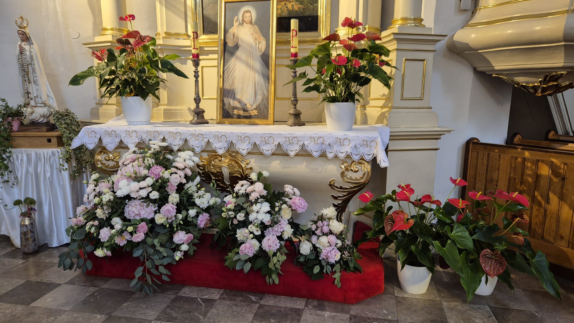 Dekoracje florystyczne Piastów – realizacja Kompozycje Kwiatowe